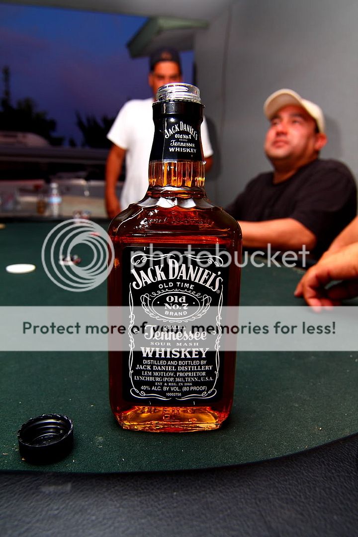 IMAGE: http://i444.photobucket.com/albums/qq163/javig999/IMG_0195.jpg