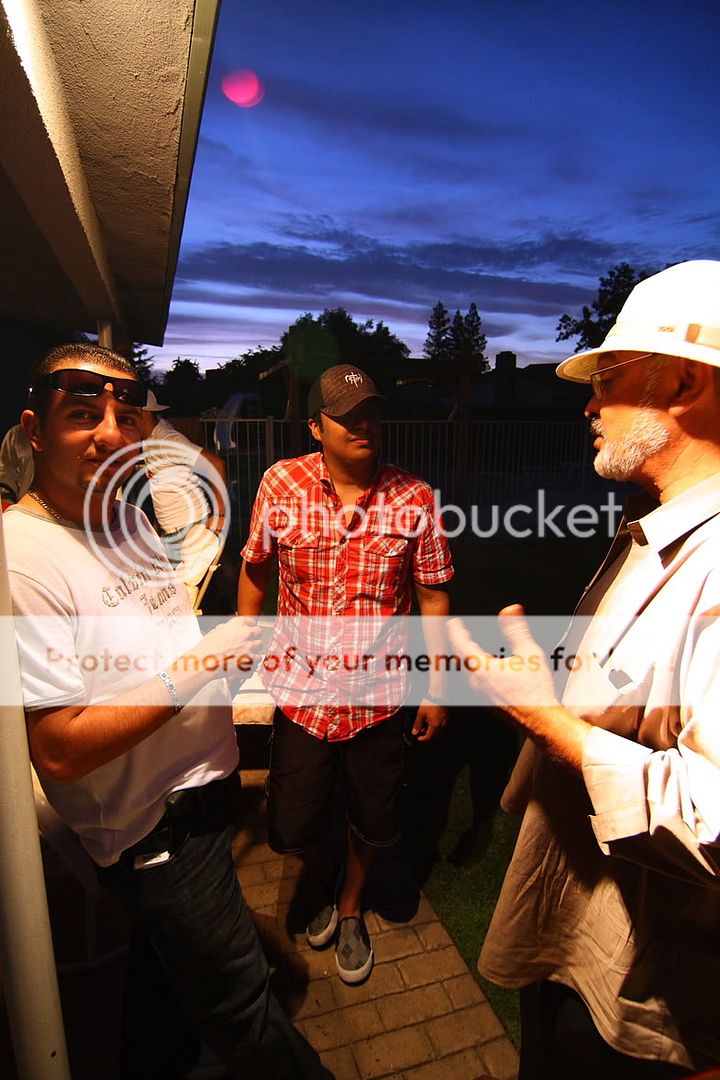 IMAGE: http://i444.photobucket.com/albums/qq163/javig999/IMG_0211.jpg