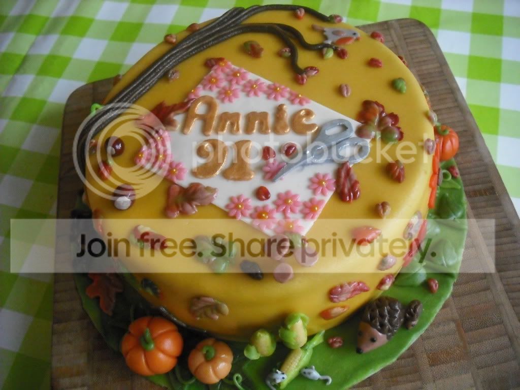 http://i444.photobucket.com/albums/qq166/eucalypta34/taart/Annie91018.jpg