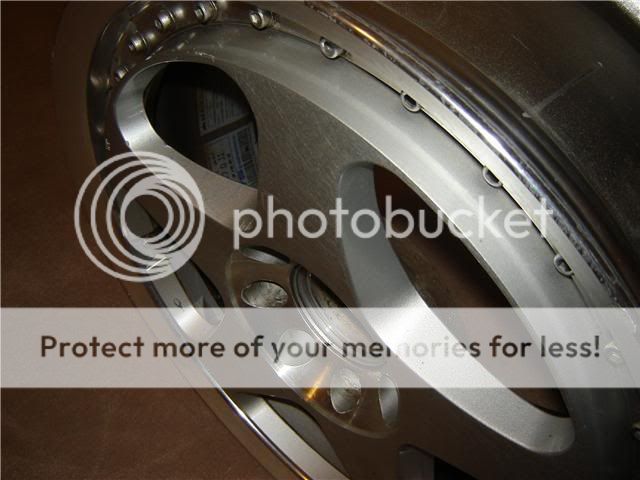 http://i444.photobucket.com/albums/qq167/oseifarhat/rim1.jpg
